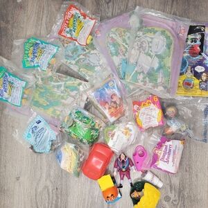 A Lot 20 Of Vintage -Today Kids Meal Toys Burger King, McDonald's